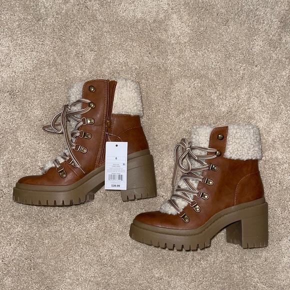 Universal Thread Shoes - NEW Universal Thread Aubrie Heeled Hiking Boots